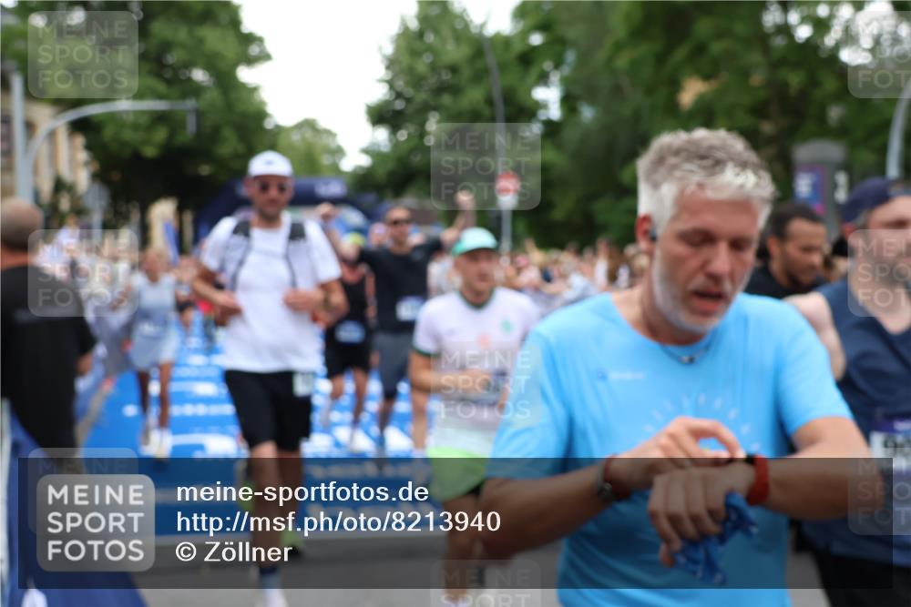 29.06.2025 - hella hamburg halbmarathon Zöllner http://msf.ph/oto/8213940 29.06.2025 10:50:45 Ziel 1399, 2234, 2788, 4346, 6662, 6712, 7134, 7583, 7786, 7952, 8657, 9057, 11356, 13701, 13808, 13875, 15426, 15519, 15720, 16291, 17129, 17908, 18229, 18370, 18413, 18820 meine-sportfotos.de