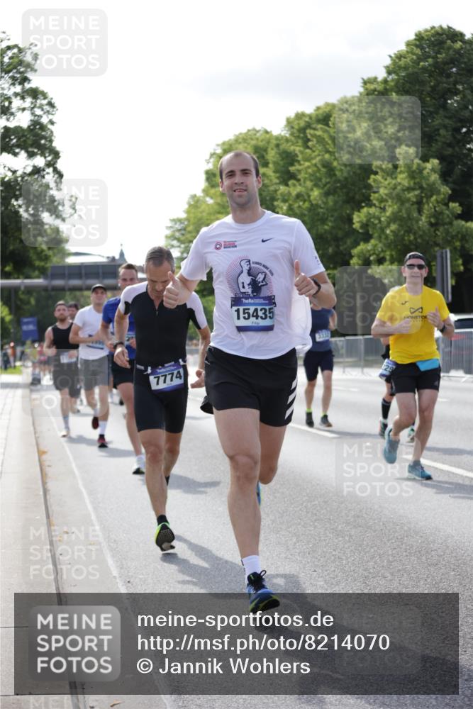 29.06.2025 - hella hamburg halbmarathon Jannik Wohlers http://msf.ph/oto/8214070 29.06.2025 09:49:45 Lombardsbrücke 1615, 1675, 1800, 1803, 2415, 3332, 3530, 4823, 5248, 5409, 5436, 6123, 6682, 6704, 7495, 7774, 8629, 8925, 9294, 9302, 9711, 9979, 10894, 11767, 12292, 12327, 12540, 12554, 12895, 13457, 13725, 14560, 14691, 15225, 15336, 15351, 15435, 15521, 16648, 17125, 17177, 17620, 17971, 17973, 18154, 18173, 18275, 18276, 18464, 18529, 19229 meine-sportfotos.de