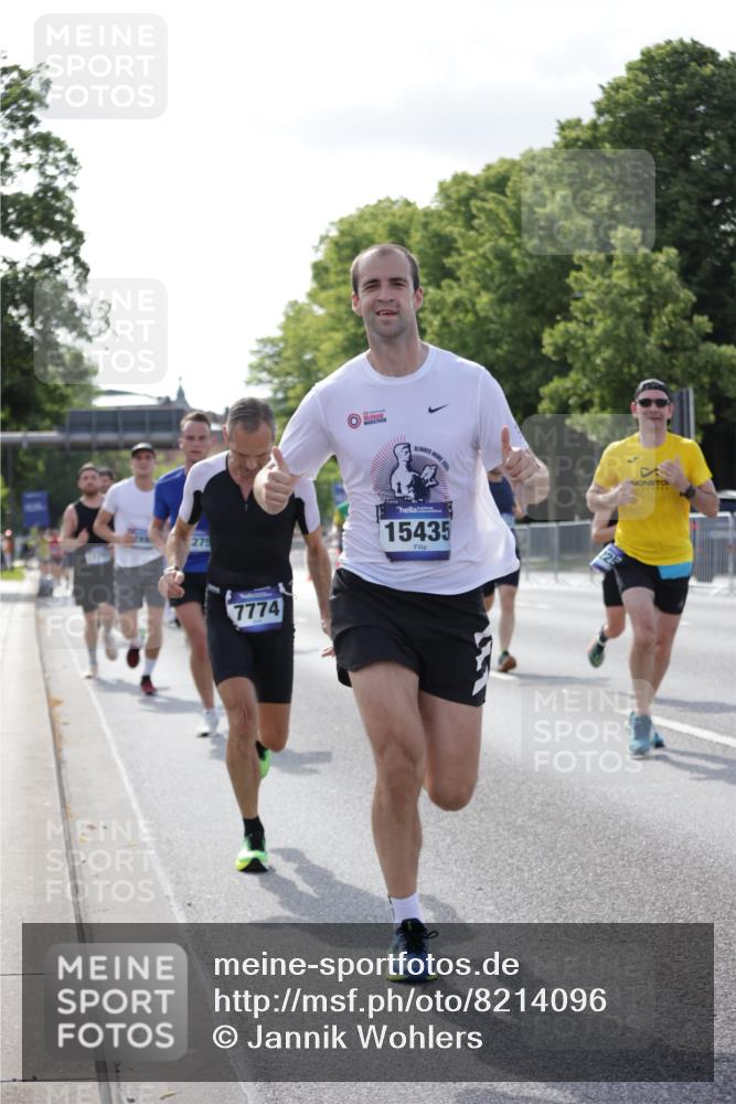 29.06.2025 - hella hamburg halbmarathon Jannik Wohlers http://msf.ph/oto/8214096 29.06.2025 09:49:45 Lombardsbrücke 1615, 1675, 1800, 1803, 2415, 3332, 3530, 4823, 5248, 5409, 5436, 6123, 6682, 6704, 7495, 7774, 8629, 8925, 9294, 9302, 9711, 9979, 10894, 11767, 12292, 12327, 12540, 12554, 12895, 13457, 13725, 14560, 14691, 15225, 15336, 15351, 15435, 15521, 16648, 17125, 17177, 17620, 17971, 17973, 18154, 18173, 18275, 18276, 18464, 18529, 19229 meine-sportfotos.de