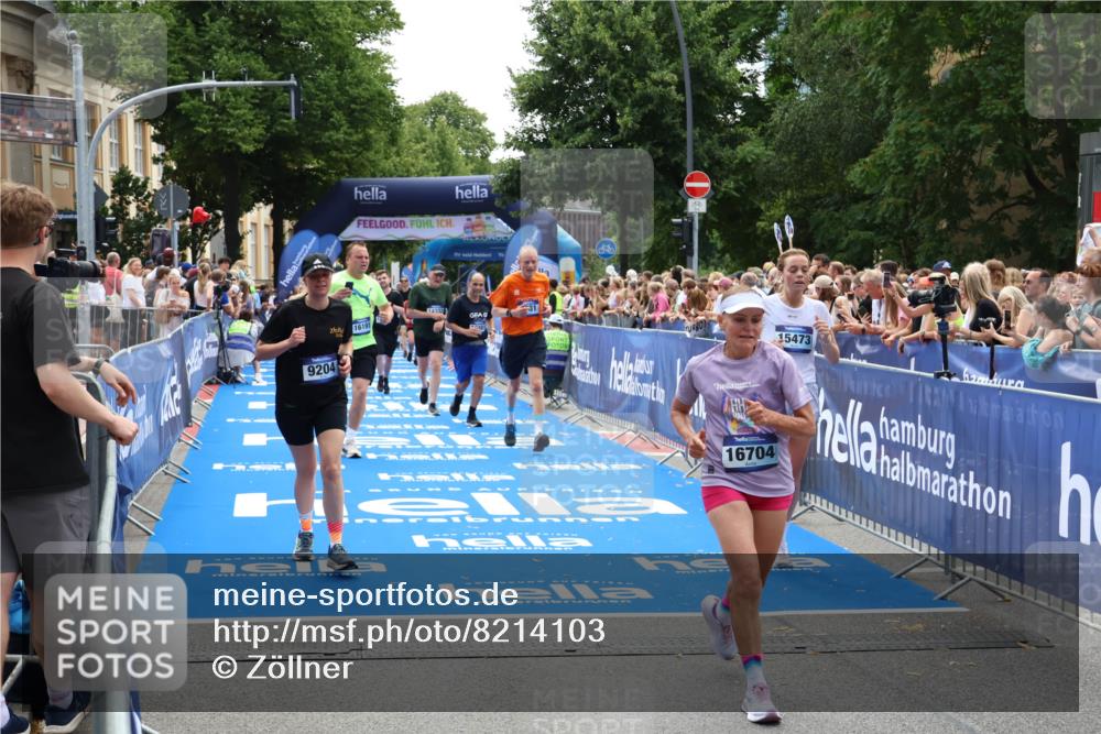 29.06.2025 - hella hamburg halbmarathon Zöllner http://msf.ph/oto/8214103 29.06.2025 11:22:26 Ziel 2064, 9204, 9532, 9981, 10880, 12598, 13400, 14332, 15473, 16191, 16704, 16927, 18381, 18843 meine-sportfotos.de