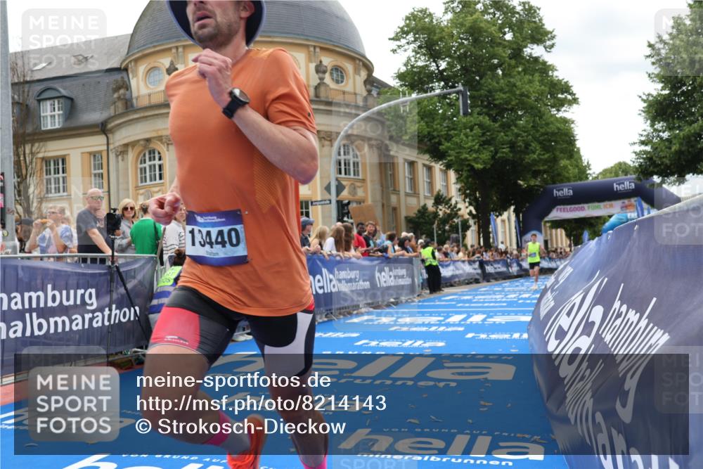 29.06.2025 - hella hamburg halbmarathon Strokosch-Dieckow http://msf.ph/oto/8214143 29.06.2025 10:24:01 Ziel 9269, 10234, 11194, 13440, 14753, 17614, 19041 meine-sportfotos.de