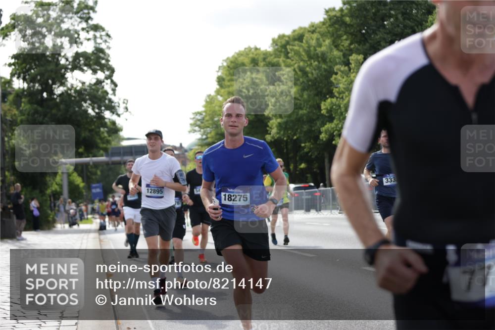 29.06.2025 - hella hamburg halbmarathon Jannik Wohlers http://msf.ph/oto/8214147 29.06.2025 09:49:47 Lombardsbrücke 1615, 1675, 1803, 2415, 3332, 3530, 4823, 5248, 5409, 5436, 6682, 6704, 7495, 7774, 8629, 9294, 9302, 9711, 9979, 10894, 11767, 12292, 12540, 12554, 12895, 13725, 14560, 14691, 14992, 15225, 15336, 15351, 15435, 15521, 16648, 17125, 17620, 17971, 17973, 18154, 18173, 18275, 18276, 18464, 18529, 19229 meine-sportfotos.de