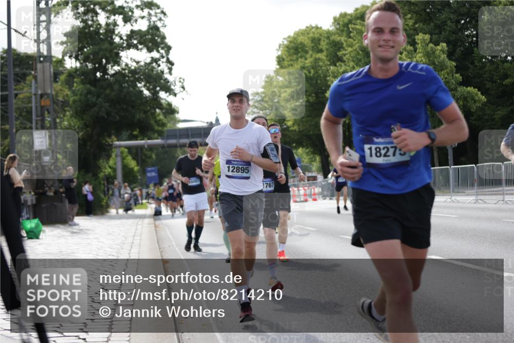 29.06.2025 - hella hamburg halbmarathon Jannik Wohlers http://msf.ph/oto/8214210 29.06.2025 09:49:48 Lombardsbrücke 1615, 1675, 1803, 2415, 3332, 3530, 4823, 5248, 5409, 5436, 5791, 5803, 6682, 6704, 7495, 7774, 8629, 9294, 9302, 9711, 9979, 10894, 11767, 12292, 12335, 12540, 12554, 12895, 13725, 14560, 14691, 14992, 15225, 15336, 15351, 15435, 15521, 16648, 17125, 17425, 17620, 17971, 17973, 18154, 18275, 18276, 18464, 18529, 19229 meine-sportfotos.de