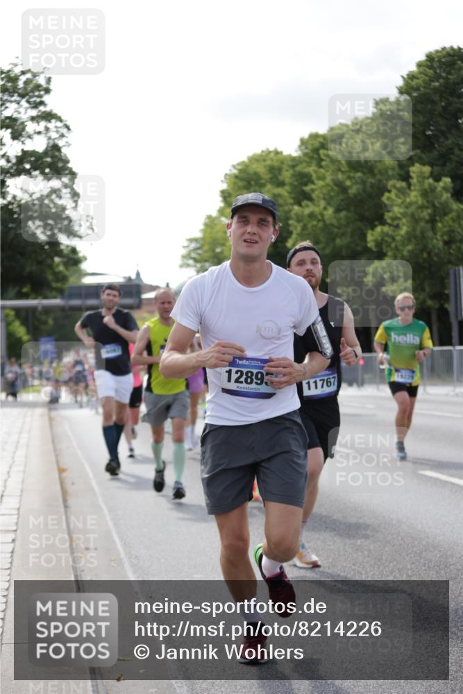 29.06.2025 - hella hamburg halbmarathon Jannik Wohlers http://msf.ph/oto/8214226 29.06.2025 09:49:48 Lombardsbrücke 1615, 1675, 1803, 2415, 3332, 3530, 4823, 5248, 5409, 5436, 5791, 5803, 6682, 6704, 7495, 7774, 8629, 9294, 9302, 9711, 9979, 10894, 11767, 12292, 12335, 12540, 12554, 12895, 13725, 14560, 14691, 14992, 15225, 15336, 15351, 15435, 15521, 16648, 17125, 17425, 17620, 17971, 17973, 18154, 18275, 18276, 18464, 18529, 19229 meine-sportfotos.de
