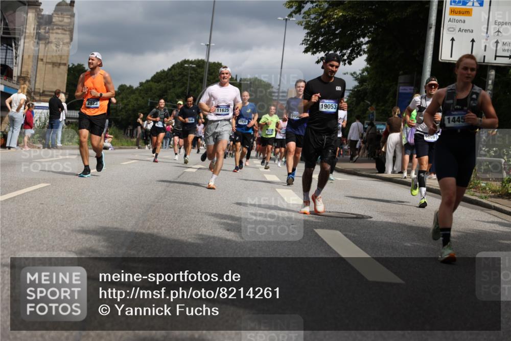 29.06.2025 - hella hamburg halbmarathon Yannick Fuchs http://msf.ph/oto/8214261 29.06.2025 10:45:30 20KM 1335, 1366, 2636, 2718, 2823, 2946, 4033, 4297, 4404, 4839, 4967, 5087, 5336, 5600, 5820, 6776, 7224, 7943, 8508, 8856, 8930, 8989, 9074, 9214, 9476, 9656, 9739, 9793, 9869, 9959, 10057, 10508, 10603, 10667, 10691, 10868, 11124, 11625, 11733, 12450, 13073, 13403, 13707, 13726, 13799, 14012, 14248, 14458, 14994, 15426, 15480, 15496, 15871, 15899, 16666, 16907, 17131, 17530, 17682, 17962, 18820, 19020, 19053 meine-sportfotos.de