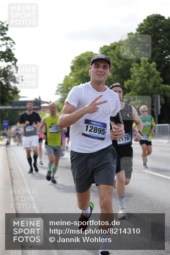 29.06.2025 - hella hamburg halbmarathon Jannik Wohlers http://msf.ph/oto/8214310 29.06.2025 09:49:49 Lombardsbrücke 1615, 1675, 1803, 2415, 2568, 3332, 4823, 5248, 5409, 5436, 5791, 5803, 6682, 6704, 7495, 7774, 8629, 9294, 9302, 9711, 9979, 10894, 11767, 12292, 12335, 12540, 12554, 12895, 13725, 14560, 14691, 14992, 15225, 15336, 15351, 15435, 15521, 16648, 17125, 17425, 17620, 17971, 17973, 18154, 18275, 18276, 18464, 19229 meine-sportfotos.de