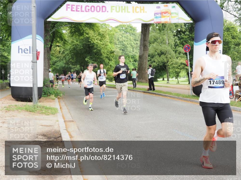 29.06.2025 - hella hamburg halbmarathon MichiJ http://msf.ph/oto/8214376 29.06.2025 10:23:30 Zwischen KM18-KM19 3005, 5152, 5269, 11230, 16417, 17489, 17877 meine-sportfotos.de