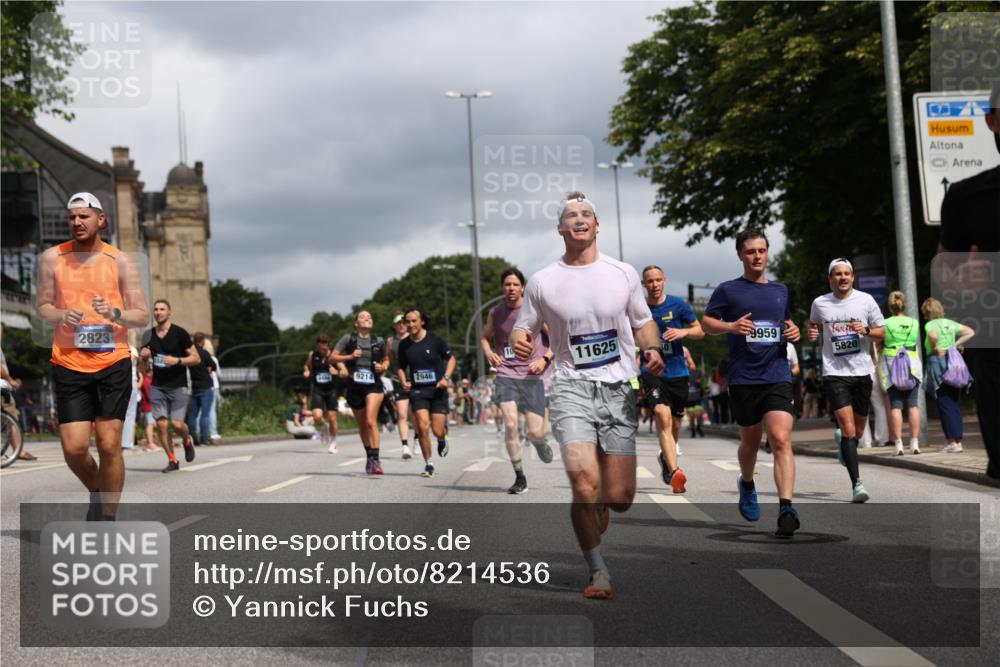 29.06.2025 - hella hamburg halbmarathon Yannick Fuchs http://msf.ph/oto/8214536 29.06.2025 10:45:32 20KM 1335, 2636, 2718, 2823, 2946, 4033, 4297, 4404, 4839, 4967, 5087, 5336, 5600, 5820, 6776, 7224, 7786, 7943, 8413, 8508, 8856, 8930, 8989, 9074, 9214, 9476, 9656, 9739, 9793, 9869, 9959, 10057, 10508, 10667, 10691, 10868, 11124, 11625, 12450, 13073, 13403, 13707, 13726, 13799, 14012, 14248, 14458, 14865, 14994, 15426, 15480, 15496, 15643, 15871, 15899, 16666, 16907, 17131, 17530, 17682, 17962, 17978, 18019, 18820, 19020, 19053 meine-sportfotos.de