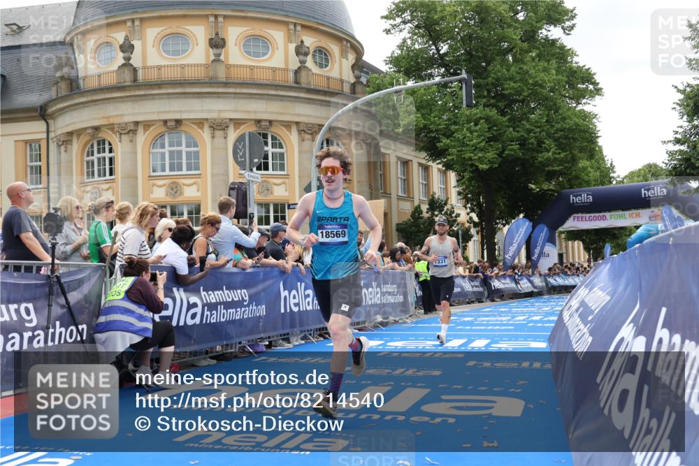 29.06.2025 - hella hamburg halbmarathon Strokosch-Dieckow http://msf.ph/oto/8214540 29.06.2025 10:24:14 Ziel 5612, 6816, 7331, 9269, 17614, 18569, 18695, 19041 meine-sportfotos.de