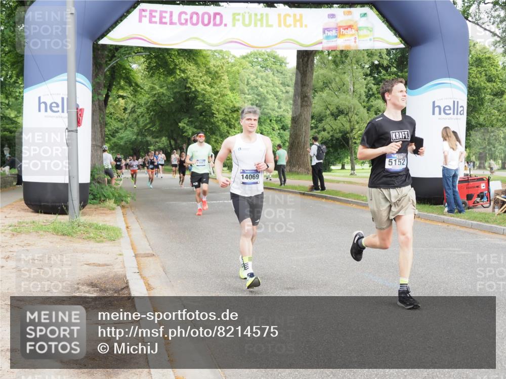 29.06.2025 - hella hamburg halbmarathon MichiJ http://msf.ph/oto/8214575 29.06.2025 10:23:32 Zwischen KM18-KM19 3005, 5152, 5269, 11230, 14069, 16417, 17489 meine-sportfotos.de