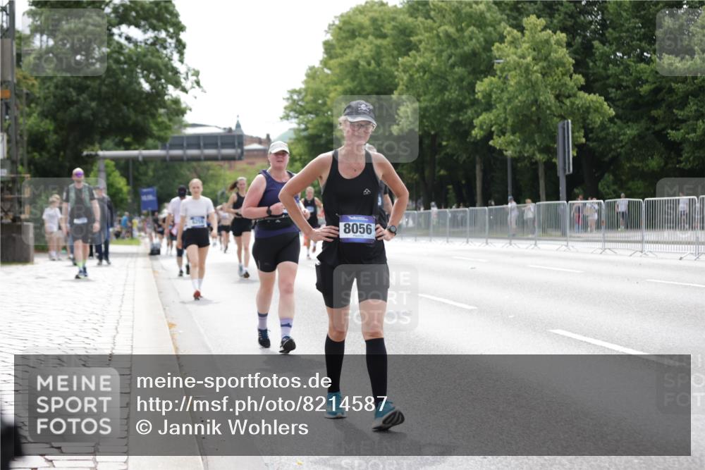 29.06.2025 - hella hamburg halbmarathon Jannik Wohlers http://msf.ph/oto/8214587 29.06.2025 10:26:52 Lombardsbrücke 1530, 2306, 2775, 5495, 5707, 5825, 6259, 7234, 7314, 7944, 8281, 9349, 10077, 11766, 14020, 14021, 15108, 15641, 17049, 17445, 18097, 18976 meine-sportfotos.de