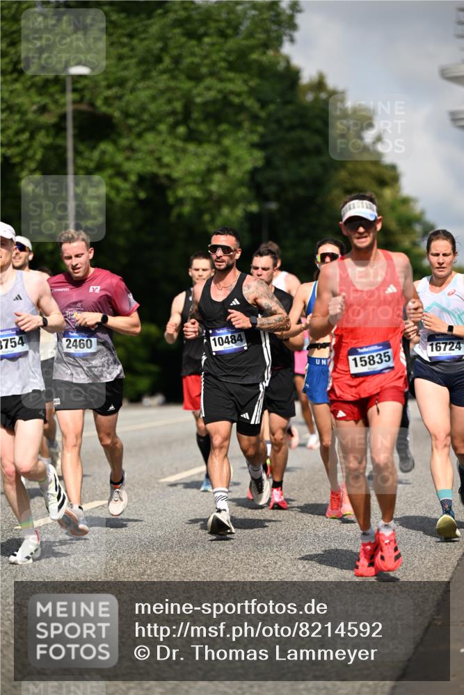 29.06.2025 - hella hamburg halbmarathon Dr. Thomas Lammeyer http://msf.ph/oto/8214592 29.06.2025 09:49:12 Kennedybrücke 57, 1686, 1707, 1894, 4463, 4812, 5187, 5550, 6495, 6878, 7055, 7186, 7880, 7965, 8062, 9345, 10484, 10876, 11120, 11199 meine-sportfotos.de