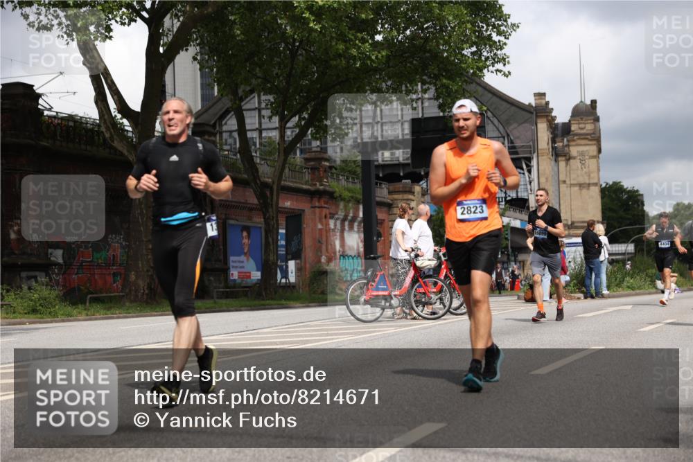 29.06.2025 - hella hamburg halbmarathon Yannick Fuchs http://msf.ph/oto/8214671 29.06.2025 10:45:32 20KM 1335, 2636, 2718, 2823, 2946, 4033, 4297, 4404, 4839, 4967, 5087, 5336, 5600, 5820, 6776, 7224, 7786, 7943, 8413, 8508, 8856, 8930, 8989, 9074, 9214, 9476, 9656, 9739, 9793, 9869, 9959, 10057, 10508, 10667, 10691, 10868, 11124, 11625, 12450, 13073, 13403, 13707, 13726, 13799, 14012, 14248, 14458, 14865, 14994, 15426, 15480, 15496, 15643, 15871, 15899, 16666, 16907, 17131, 17530, 17682, 17962, 17978, 18019, 18820, 19020, 19053 meine-sportfotos.de