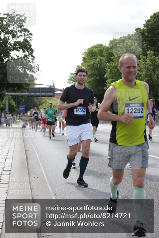 29.06.2025 - hella hamburg halbmarathon Jannik Wohlers http://msf.ph/oto/8214721 29.06.2025 09:49:51 Lombardsbrücke 1615, 1675, 1803, 2415, 2568, 2826, 3332, 4398, 4823, 5248, 5409, 5436, 5791, 5803, 6704, 7774, 8450, 9017, 9294, 9302, 9365, 9711, 9979, 10894, 11767, 12292, 12335, 12540, 12554, 12895, 13725, 14691, 14992, 15225, 15257, 15336, 15435, 15521, 16648, 17425, 17620, 17973, 18154, 18275, 18276, 18464, 19229 meine-sportfotos.de