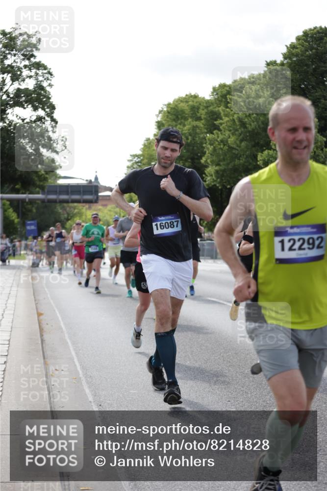 29.06.2025 - hella hamburg halbmarathon Jannik Wohlers http://msf.ph/oto/8214828 29.06.2025 09:49:51 Lombardsbrücke 1615, 1675, 1803, 2415, 2568, 2826, 3332, 4398, 4823, 5248, 5409, 5436, 5791, 5803, 6704, 7774, 8450, 9017, 9294, 9302, 9365, 9711, 9979, 10894, 11767, 12292, 12335, 12540, 12554, 12895, 13725, 14691, 14992, 15225, 15257, 15336, 15435, 15521, 16648, 17425, 17620, 17973, 18154, 18275, 18276, 18464, 19229 meine-sportfotos.de