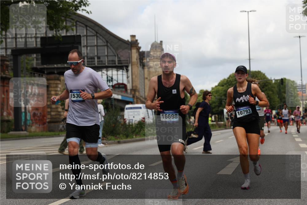 29.06.2025 - hella hamburg halbmarathon Yannick Fuchs http://msf.ph/oto/8214853 29.06.2025 10:32:40 20KM 1042, 1615, 1688, 3480, 3530, 7152, 7154, 7229, 7743, 8002, 8571, 9171, 9643, 10793, 11952, 13595, 13900, 14274, 14992, 15303, 15382, 15888, 16698, 17726, 18193, 18276, 18277, 18529, 18584, 18723 meine-sportfotos.de