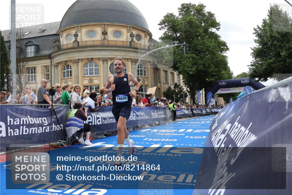 29.06.2025 - hella hamburg halbmarathon Strokosch-Dieckow http://msf.ph/oto/8214864 29.06.2025 10:24:23 Ziel 7855, 18695 meine-sportfotos.de