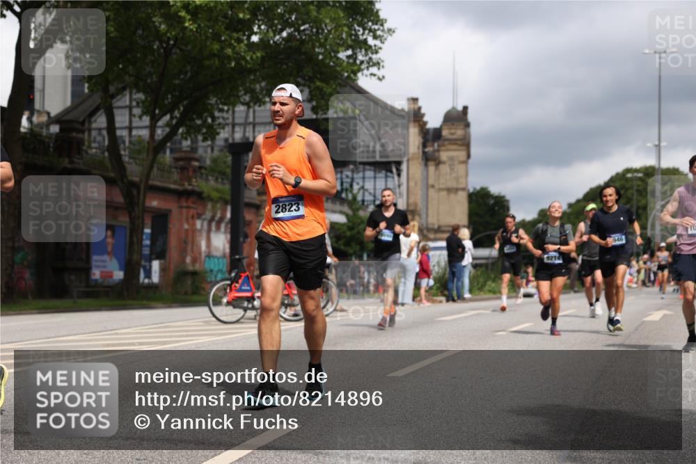 29.06.2025 - hella hamburg halbmarathon Yannick Fuchs http://msf.ph/oto/8214896 29.06.2025 10:45:33 20KM 1335, 2636, 2718, 2823, 2946, 4033, 4297, 4404, 4839, 4967, 5087, 5336, 5600, 5820, 6776, 7224, 7786, 7943, 8413, 8856, 8930, 8989, 9074, 9214, 9476, 9656, 9739, 9793, 9869, 9959, 10057, 10508, 10667, 10691, 10868, 11124, 11625, 12224, 12450, 13403, 13707, 13726, 13799, 14012, 14248, 14458, 14865, 14994, 15426, 15496, 15643, 15899, 16666, 16907, 17131, 17530, 17682, 17962, 17978, 18019, 18820, 19020, 19053 meine-sportfotos.de
