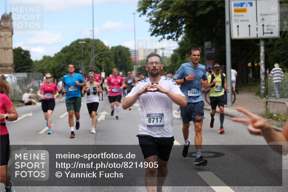 29.06.2025 - hella hamburg halbmarathon Yannick Fuchs http://msf.ph/oto/8214905 29.06.2025 11:23:33 20KM 1025, 1395, 1534, 2325, 2588, 2744, 3358, 3430, 3708, 3752, 3753, 3765, 4111, 4314, 4580, 5223, 5343, 5437, 5561, 5825, 5965, 6034, 6103, 6570, 6746, 8187, 8717, 8855, 9780, 9927, 10336, 10921, 11168, 11984, 12073, 12326, 14000, 14099, 14433, 14439, 14610, 14611, 14644, 15409, 15739, 15847, 15853, 16115, 16383, 17742, 18369, 18706, 18860 meine-sportfotos.de