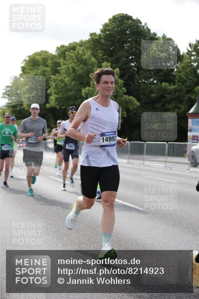 29.06.2025 - hella hamburg halbmarathon Jannik Wohlers http://msf.ph/oto/8214923 29.06.2025 09:49:53 Lombardsbrücke 1675, 1688, 1803, 2415, 2568, 2826, 3332, 4398, 4823, 5409, 5436, 5791, 5803, 6649, 6704, 7774, 8450, 9017, 9302, 9365, 9711, 10218, 10894, 11767, 12292, 12335, 12540, 12554, 12895, 13725, 14691, 14992, 15225, 15257, 15336, 15435, 15521, 16648, 16697, 17425, 17620, 17973, 18154, 18275, 18276, 18464, 19116, 19229 meine-sportfotos.de