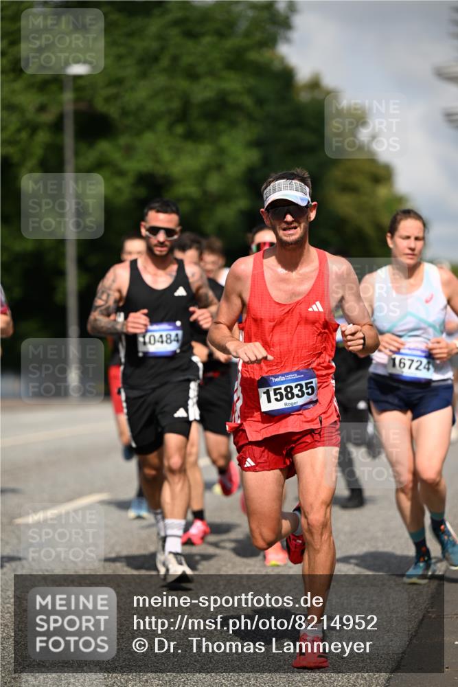 29.06.2025 - hella hamburg halbmarathon Dr. Thomas Lammeyer http://msf.ph/oto/8214952 29.06.2025 09:49:13 Kennedybrücke 57, 1686, 1707, 1894, 4463, 4812, 5187, 5550, 6495, 6878, 7055, 7186, 7880, 7965, 8062, 9345, 10453, 10484, 10876, 11120, 11199 meine-sportfotos.de