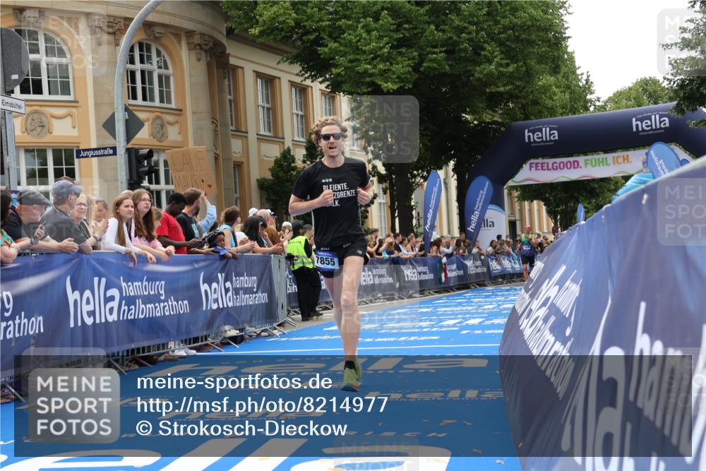 29.06.2025 - hella hamburg halbmarathon Strokosch-Dieckow http://msf.ph/oto/8214977 29.06.2025 10:24:32 Ziel 2892, 7855, 14506 meine-sportfotos.de