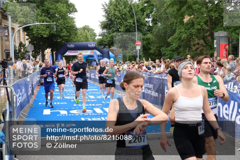 29.06.2025 - hella hamburg halbmarathon Zöllner http://msf.ph/oto/8215088 29.06.2025 10:51:07 Ziel 1366, 1630, 4077, 4816, 4967, 8117, 8261, 8508, 8704, 10508, 10603, 12778, 13008, 14125, 17221, 17384, 18066, 18350 meine-sportfotos.de