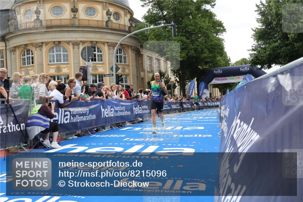 29.06.2025 - hella hamburg halbmarathon Strokosch-Dieckow http://msf.ph/oto/8215096 29.06.2025 10:24:38 Ziel 2892, 14506, 18740 meine-sportfotos.de