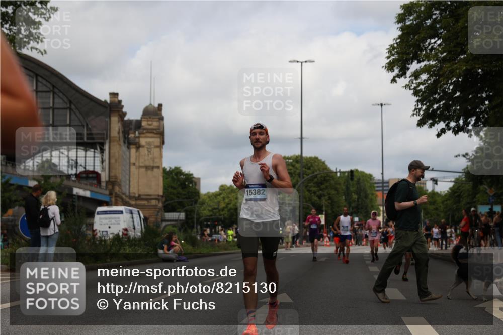 29.06.2025 - hella hamburg halbmarathon Yannick Fuchs http://msf.ph/oto/8215130 29.06.2025 10:32:42 20KM 1042, 1615, 1688, 3480, 3530, 7152, 7154, 7229, 7743, 8002, 8571, 9171, 9643, 10793, 11952, 13595, 13900, 14274, 14688, 14992, 15303, 15382, 15888, 16698, 17726, 18276, 18277, 18529, 18584, 18723 meine-sportfotos.de