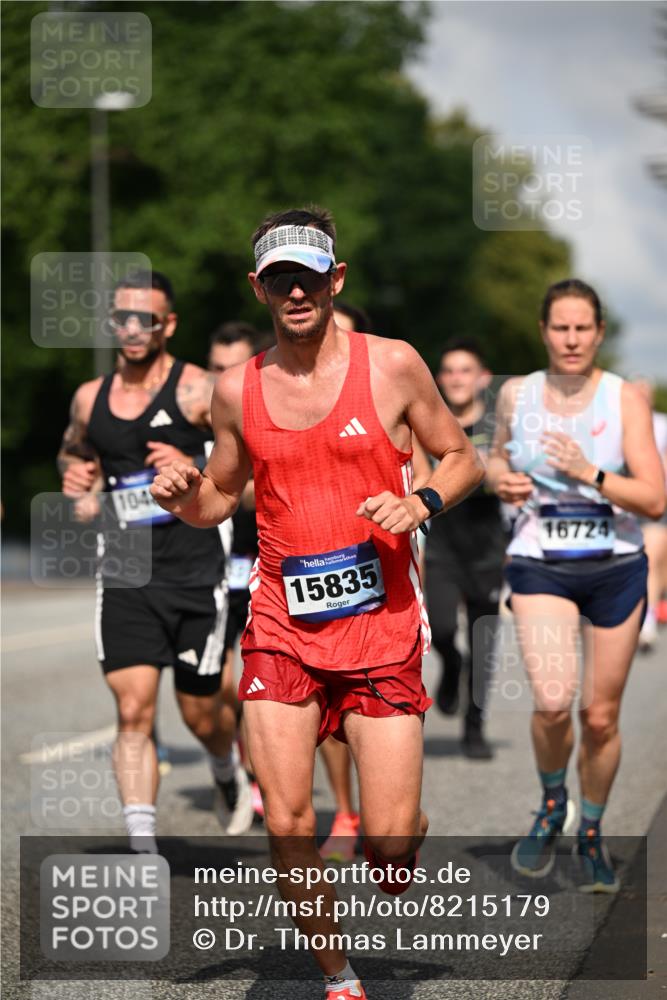 29.06.2025 - hella hamburg halbmarathon Dr. Thomas Lammeyer http://msf.ph/oto/8215179 29.06.2025 09:49:13 Kennedybrücke 57, 1686, 1707, 1894, 4463, 4812, 5187, 5550, 6495, 6878, 7055, 7186, 7880, 7965, 8062, 9345, 10453, 10484, 10876, 11120, 11199 meine-sportfotos.de