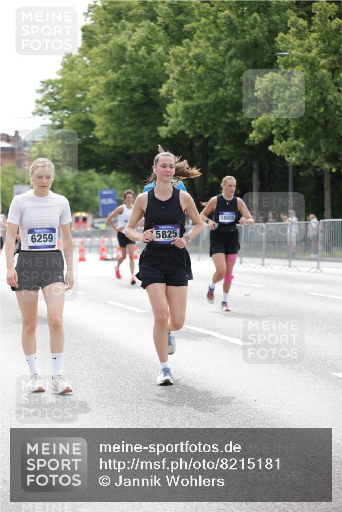29.06.2025 - hella hamburg halbmarathon Jannik Wohlers http://msf.ph/oto/8215181 29.06.2025 10:26:57 Lombardsbrücke 2775, 4372, 5825, 6259, 7944, 8281, 10077, 11256, 11766, 12500, 15641, 18097, 18766 meine-sportfotos.de