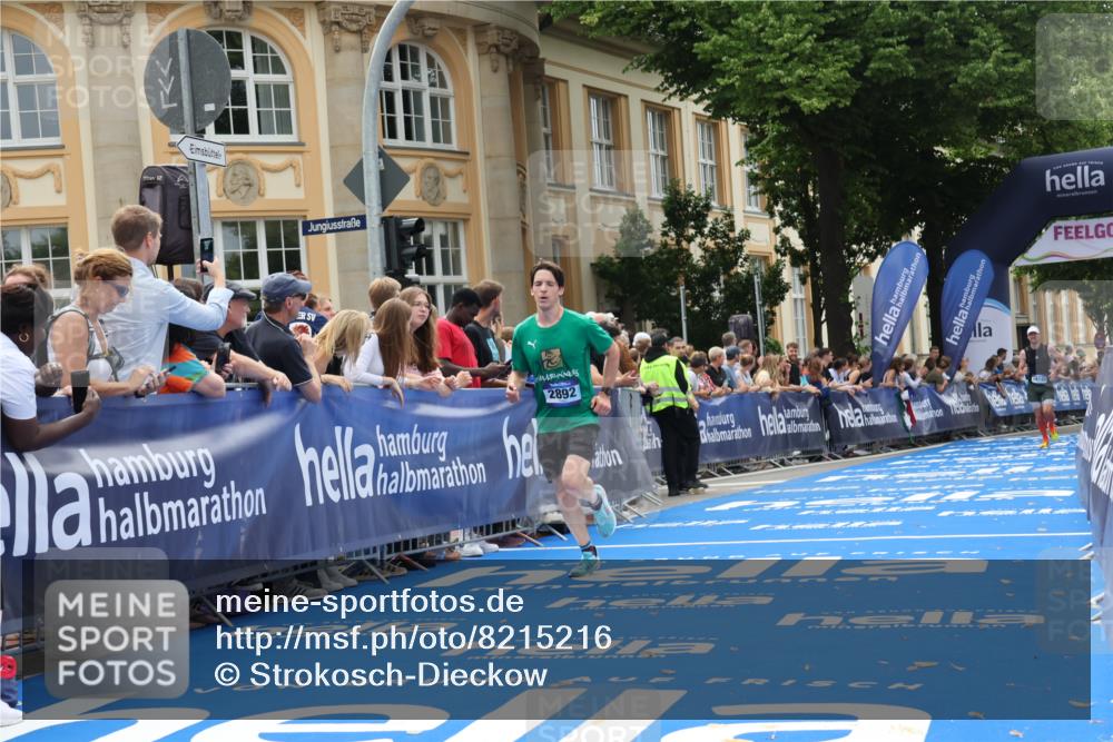 29.06.2025 - hella hamburg halbmarathon Strokosch-Dieckow http://msf.ph/oto/8215216 29.06.2025 10:24:42 Ziel 1241, 1271, 2892, 7142, 11678, 13872, 14506, 18740 meine-sportfotos.de