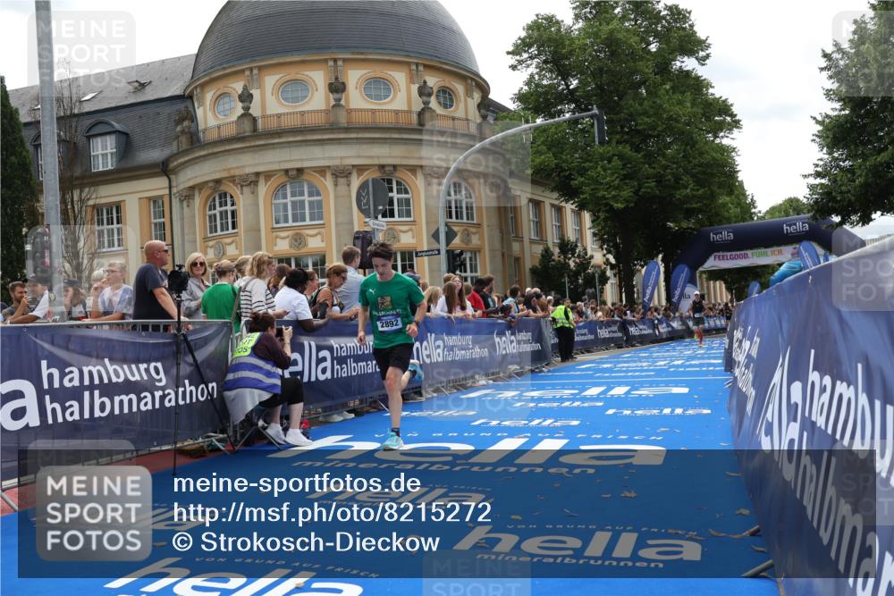 29.06.2025 - hella hamburg halbmarathon Strokosch-Dieckow http://msf.ph/oto/8215272 29.06.2025 10:24:43 Ziel 1241, 1271, 2892, 7142, 11678, 13872, 18740 meine-sportfotos.de