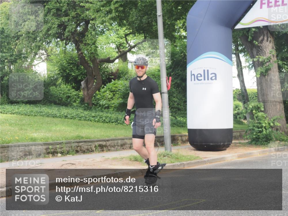29.06.2025 - hella hamburg halbmarathon KatJ http://msf.ph/oto/8215316 29.06.2025 09:35:55 Zwischen KM18-KM19  meine-sportfotos.de