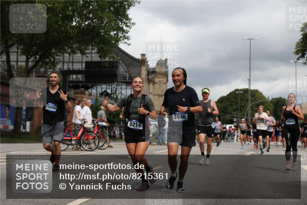 29.06.2025 - hella hamburg halbmarathon Yannick Fuchs http://msf.ph/oto/8215361 29.06.2025 10:45:35 20KM 1335, 2364, 2636, 2670, 2718, 2823, 2946, 4033, 4297, 4404, 4839, 4967, 5087, 5600, 5820, 6776, 7224, 7786, 7943, 8413, 8856, 8930, 8989, 9074, 9214, 9476, 9656, 9739, 9793, 9869, 9959, 10057, 10667, 10691, 10868, 11124, 11625, 12224, 12450, 13403, 13707, 13726, 13799, 14012, 14248, 14458, 14865, 14994, 15426, 15496, 15643, 15899, 16666, 17033, 17131, 17530, 17682, 17815, 17962, 17978, 18019, 18820, 19020, 19053 meine-sportfotos.de