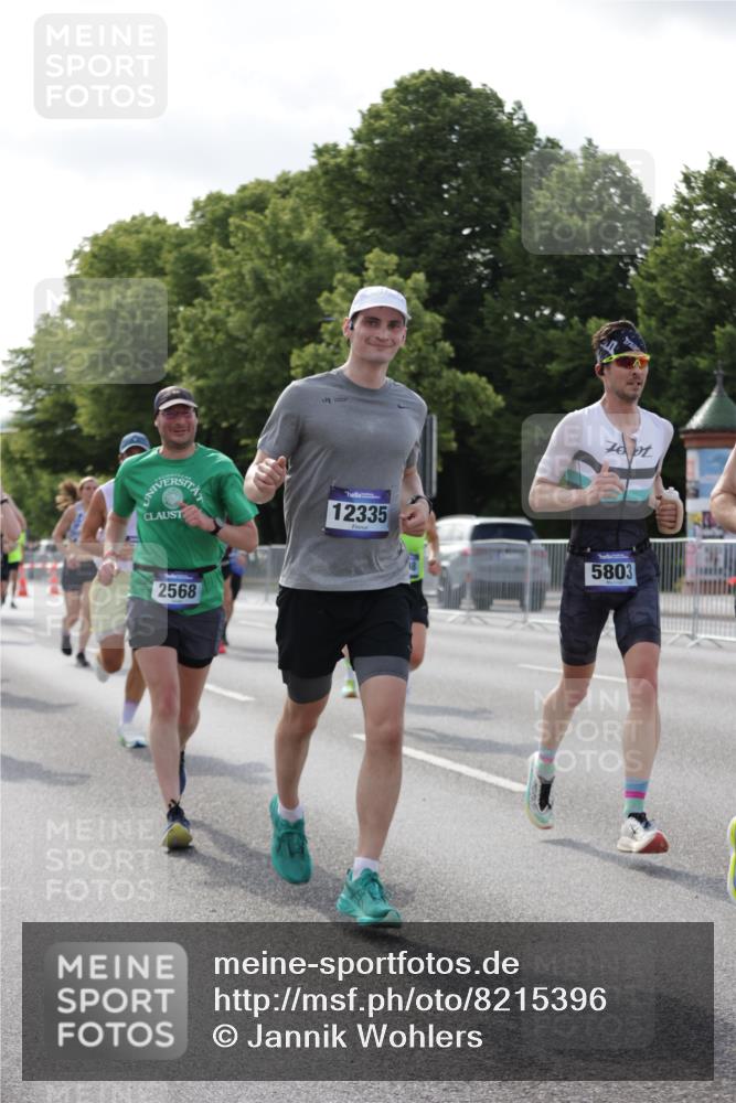 29.06.2025 - hella hamburg halbmarathon Jannik Wohlers http://msf.ph/oto/8215396 29.06.2025 09:49:54 Lombardsbrücke 1675, 1688, 1803, 2568, 2826, 3332, 4398, 4823, 5409, 5436, 5791, 5803, 6649, 6704, 7774, 8450, 9017, 9302, 9365, 9711, 10218, 10894, 11619, 11767, 12292, 12335, 12540, 12554, 12895, 13725, 14691, 14992, 15225, 15257, 15336, 15435, 15521, 16648, 16697, 17425, 17620, 17973, 18154, 18275, 18276, 19116, 19229 meine-sportfotos.de