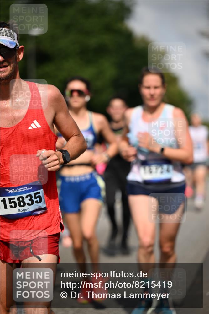 29.06.2025 - hella hamburg halbmarathon Dr. Thomas Lammeyer http://msf.ph/oto/8215419 29.06.2025 09:49:14 Kennedybrücke 57, 1686, 1707, 1894, 2525, 4463, 4812, 5187, 5550, 6495, 6878, 7055, 7186, 7880, 7965, 8062, 9345, 10453, 10484, 10876, 11120, 11199 meine-sportfotos.de