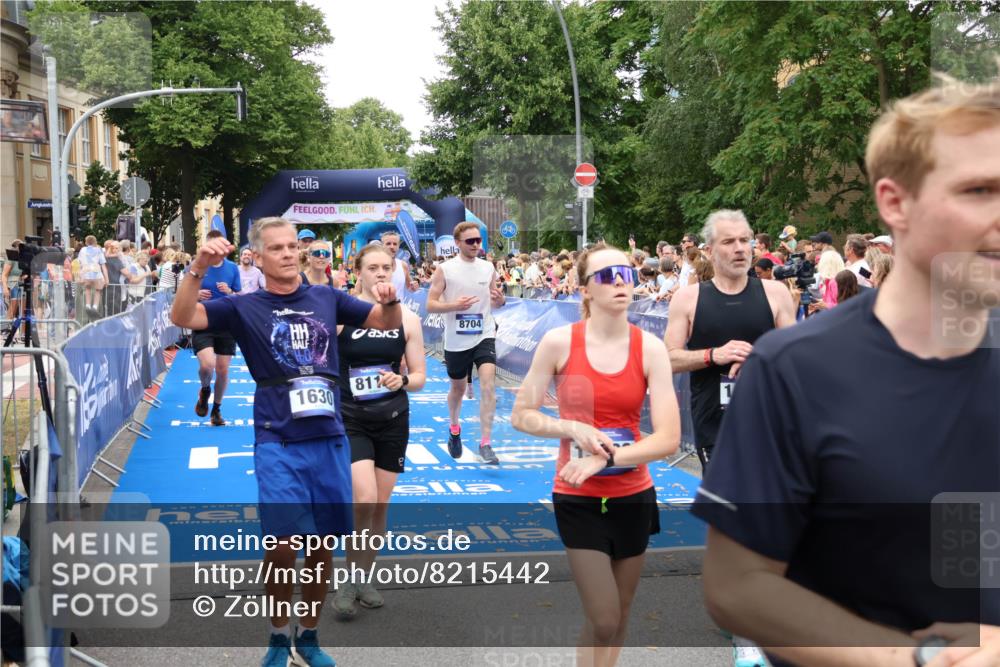 29.06.2025 - hella hamburg halbmarathon Zöllner http://msf.ph/oto/8215442 29.06.2025 10:51:10 Ziel 1366, 1630, 4077, 4816, 4967, 6027, 8117, 8261, 8508, 8704, 10508, 10603, 11733, 13008, 13073, 17384, 17823, 18066 meine-sportfotos.de