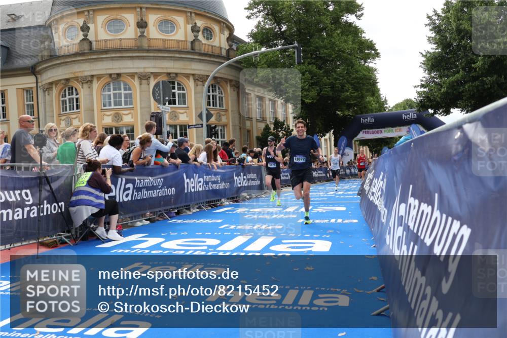29.06.2025 - hella hamburg halbmarathon Strokosch-Dieckow http://msf.ph/oto/8215452 29.06.2025 10:24:51 Ziel 1241, 1271, 7142, 10867, 11678, 13872, 14836, 16361, 17752, 18740 meine-sportfotos.de