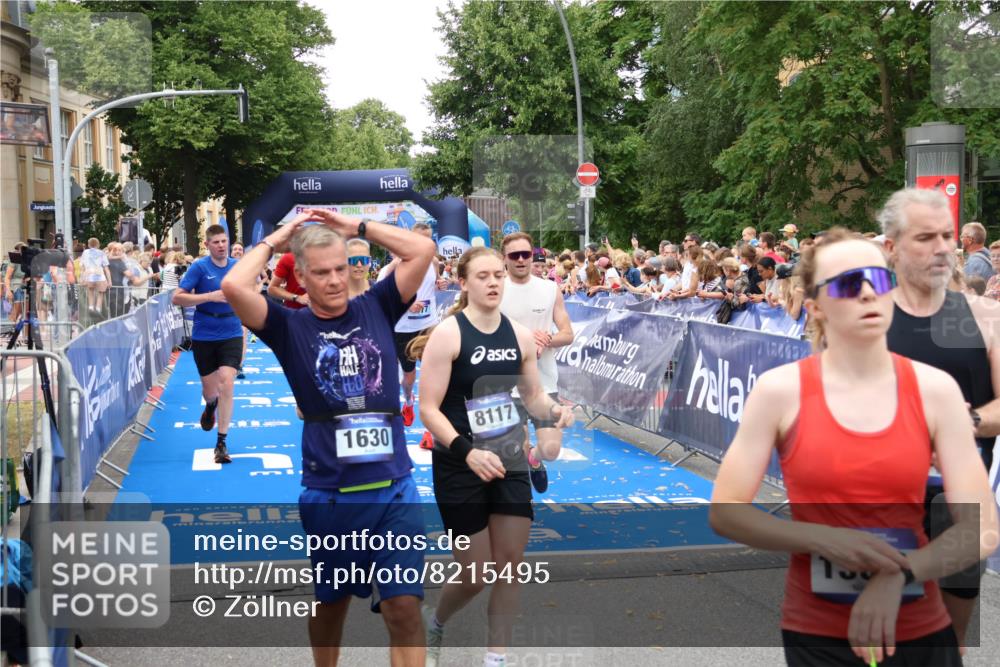 29.06.2025 - hella hamburg halbmarathon Zöllner http://msf.ph/oto/8215495 29.06.2025 10:51:11 Ziel 1366, 4077, 4816, 4967, 6027, 8261, 8508, 8704, 10508, 10603, 10868, 11733, 13073, 15480, 17384, 17530, 17823, 18066 meine-sportfotos.de