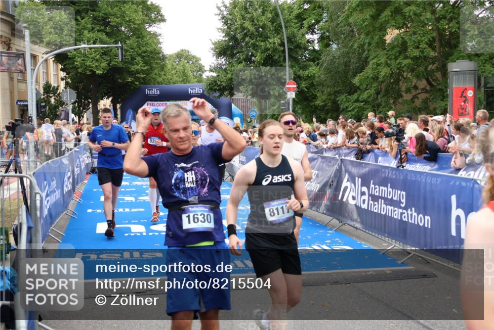 29.06.2025 - hella hamburg halbmarathon Zöllner http://msf.ph/oto/8215504 29.06.2025 10:51:11 Ziel 1366, 4077, 4816, 4967, 6027, 8261, 8508, 8704, 10508, 10603, 10868, 11733, 13073, 15480, 17384, 17530, 17823, 18066 meine-sportfotos.de