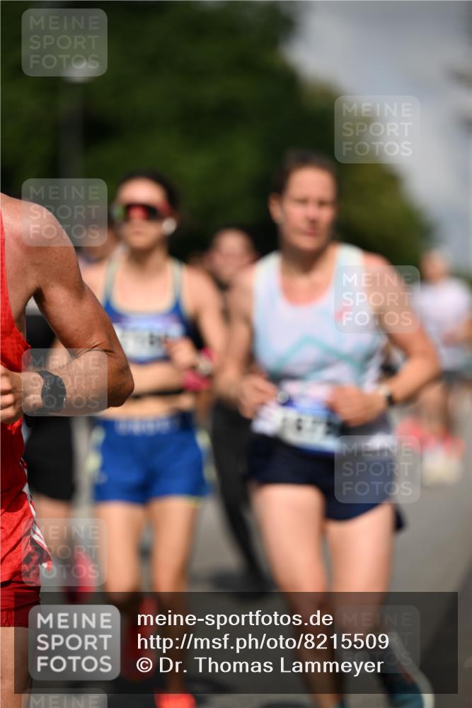 29.06.2025 - hella hamburg halbmarathon Dr. Thomas Lammeyer http://msf.ph/oto/8215509 29.06.2025 09:49:14 Kennedybrücke 57, 1686, 1707, 1894, 2525, 4463, 4812, 5187, 5550, 6495, 6878, 7055, 7186, 7880, 7965, 8062, 9345, 10453, 10484, 10876, 11120, 11199 meine-sportfotos.de