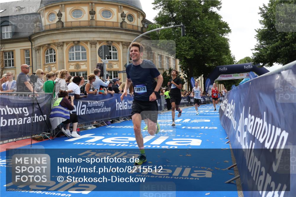 29.06.2025 - hella hamburg halbmarathon Strokosch-Dieckow http://msf.ph/oto/8215512 29.06.2025 10:24:52 Ziel 1241, 1271, 7142, 10867, 11678, 13872, 14836, 16361, 17752 meine-sportfotos.de