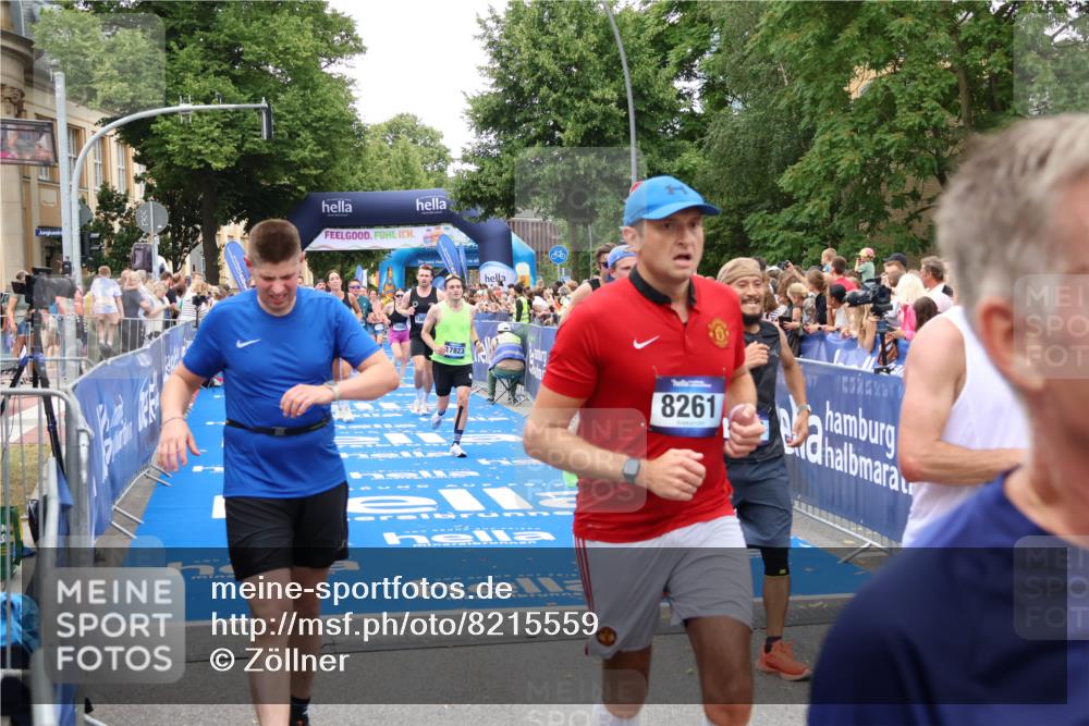 29.06.2025 - hella hamburg halbmarathon Zöllner http://msf.ph/oto/8215559 29.06.2025 10:51:14 Ziel 1366, 4404, 4816, 4967, 5600, 6027, 8508, 10868, 11512, 11625, 11733, 13073, 15480, 17384, 17530, 17823 meine-sportfotos.de