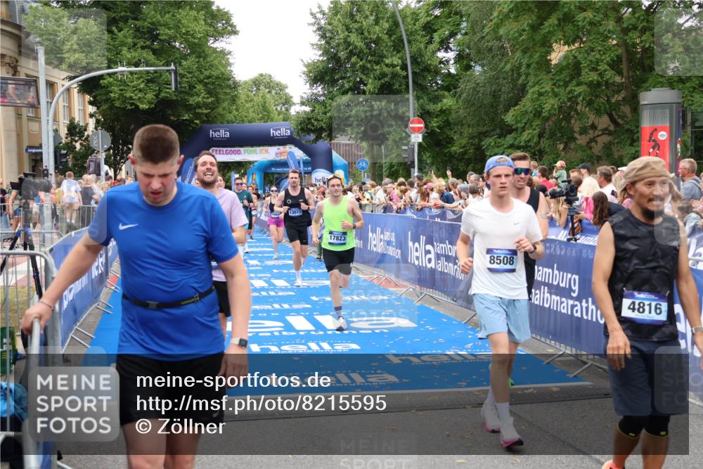 29.06.2025 - hella hamburg halbmarathon Zöllner http://msf.ph/oto/8215595 29.06.2025 10:51:15 Ziel 1366, 1461, 4404, 4816, 4967, 5600, 6027, 8508, 8930, 9476, 10868, 11512, 11625, 11733, 13073, 15480, 17530, 17823 meine-sportfotos.de