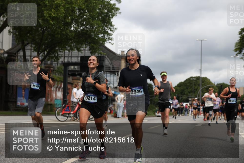 29.06.2025 - hella hamburg halbmarathon Yannick Fuchs http://msf.ph/oto/8215618 29.06.2025 10:45:35 20KM 1335, 2364, 2636, 2670, 2718, 2823, 2946, 4033, 4297, 4404, 4839, 4967, 5087, 5600, 5820, 6776, 7224, 7786, 7943, 8413, 8856, 8930, 8989, 9074, 9214, 9476, 9656, 9739, 9793, 9869, 9959, 10057, 10667, 10691, 10868, 11124, 11625, 12224, 12450, 13403, 13707, 13726, 13799, 14012, 14248, 14458, 14865, 14994, 15426, 15496, 15643, 15899, 16666, 17033, 17131, 17530, 17682, 17815, 17962, 17978, 18019, 18820, 19020, 19053 meine-sportfotos.de