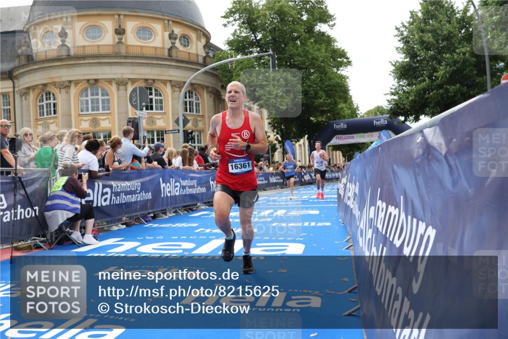29.06.2025 - hella hamburg halbmarathon Strokosch-Dieckow http://msf.ph/oto/8215625 29.06.2025 10:24:55 Ziel 1271, 2483, 7142, 10867, 11678, 13872, 14836, 16361, 17752 meine-sportfotos.de
