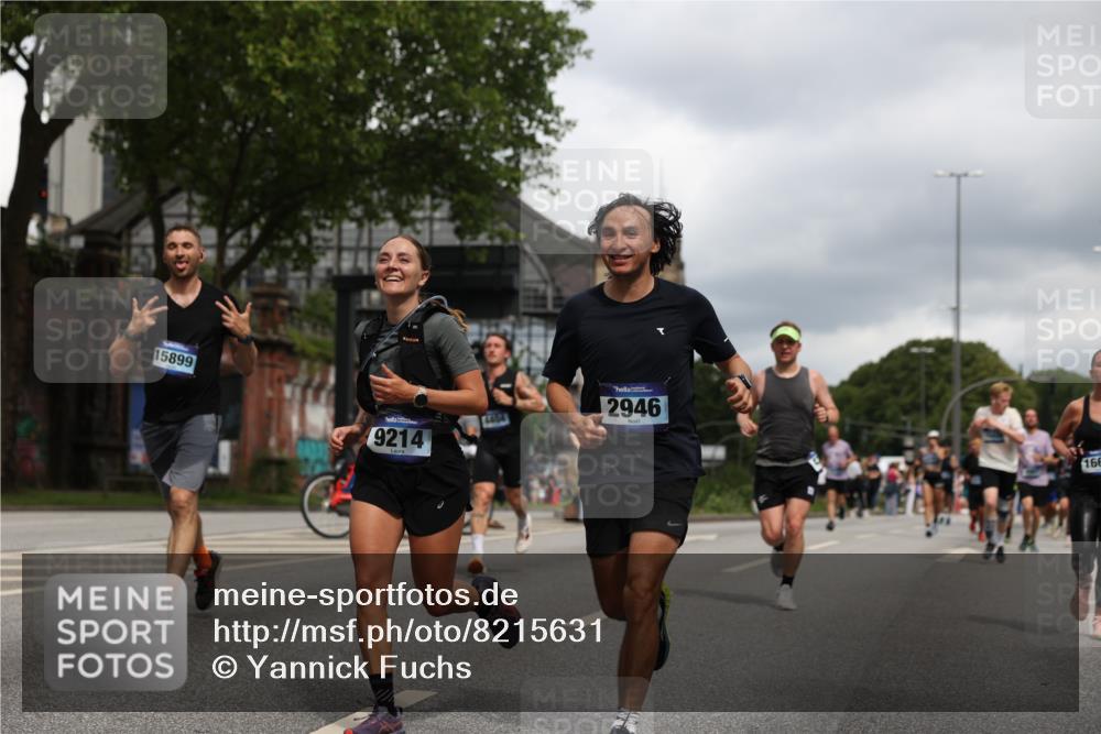29.06.2025 - hella hamburg halbmarathon Yannick Fuchs http://msf.ph/oto/8215631 29.06.2025 10:45:36 20KM 1335, 2364, 2636, 2670, 2718, 2818, 2823, 2946, 4033, 4297, 4404, 4839, 4967, 5087, 5820, 6776, 7224, 7786, 7943, 8413, 8856, 8930, 8989, 9074, 9214, 9476, 9656, 9739, 9793, 9869, 9959, 10667, 10691, 10868, 11124, 11625, 11791, 12224, 12450, 13403, 13707, 13726, 13799, 14012, 14248, 14458, 14865, 14994, 15426, 15496, 15643, 15899, 16666, 17033, 17131, 17530, 17682, 17815, 17962, 17978, 18019, 18820, 19020, 19053 meine-sportfotos.de