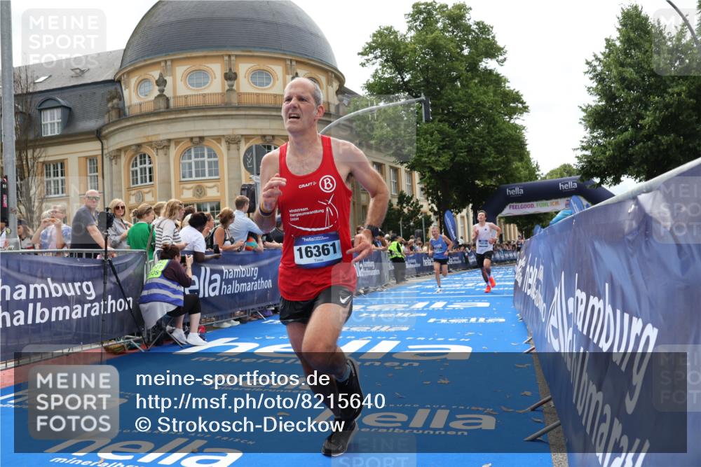 29.06.2025 - hella hamburg halbmarathon Strokosch-Dieckow http://msf.ph/oto/8215640 29.06.2025 10:24:55 Ziel 1271, 2483, 7142, 10867, 11678, 13872, 14836, 16361, 17752 meine-sportfotos.de