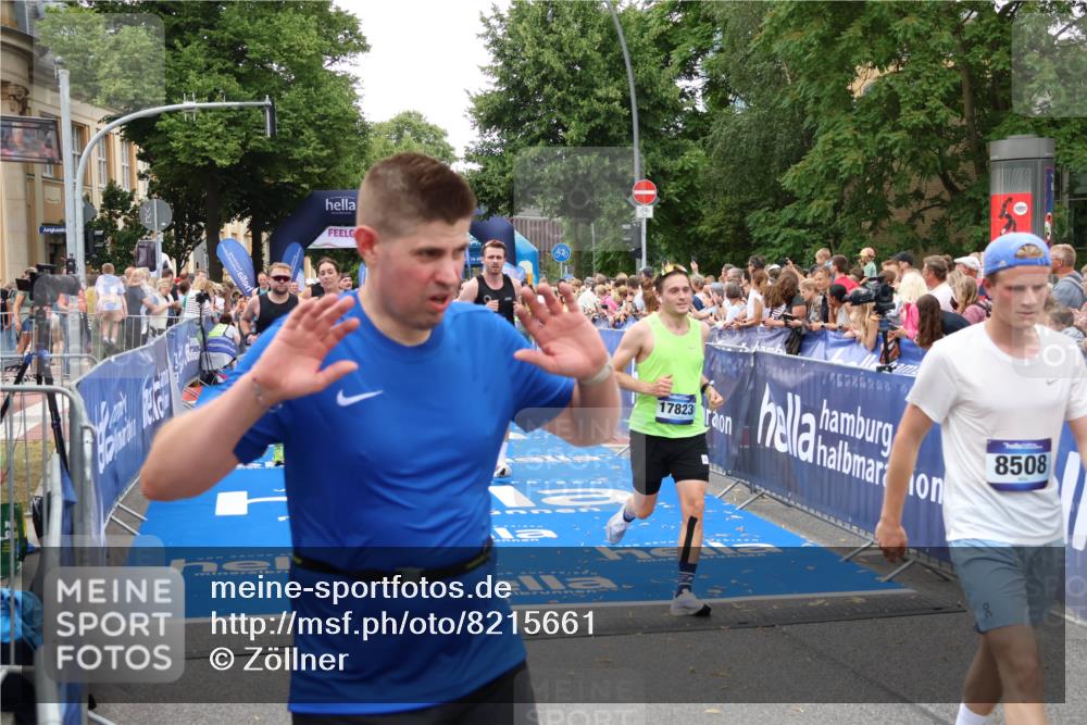 29.06.2025 - hella hamburg halbmarathon Zöllner http://msf.ph/oto/8215661 29.06.2025 10:51:16 Ziel 1366, 1461, 4404, 4967, 5600, 6027, 6657, 8316, 8930, 9476, 10480, 10868, 11512, 11625, 11733, 13073, 15480, 17530, 17823, 18019 meine-sportfotos.de
